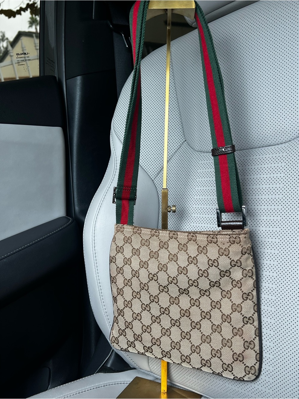 Gucci Beige GG Supreme Crossbody with Green-Red Web Strap - Picture 6 of 10